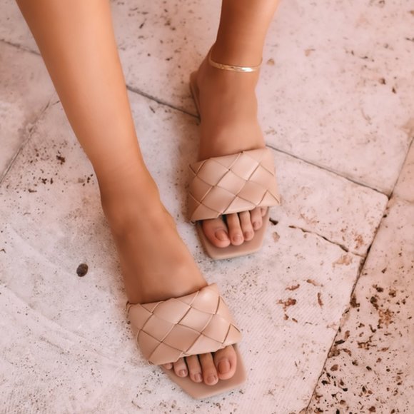 Shoes - Billini woven slide square toe upper Felix Nude sandal  size 7